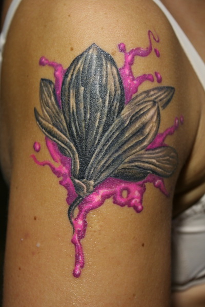 татуировка цветок магнолии